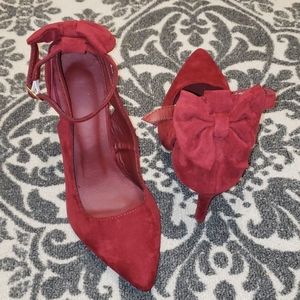 Bow back ankle strap heels